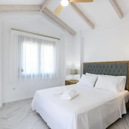 Moments Apartment D2 Walking Distance From The Beach And Sea! * ניקיאנה
