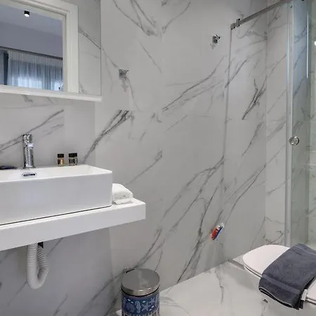 Moments Apartment D2 Walking Distance From The Beach And Sea! *