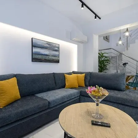 Moments Apartment D2 Walking Distance From The Beach And Sea! דירה