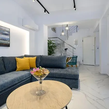 Moments Apartment D2 Walking Distance From The Beach And Sea! *