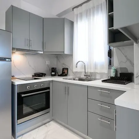 Moments Apartment D2 Walking Distance From The Beach And Sea! דירה *
