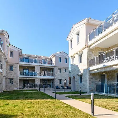Moments Apartment D2 Walking Distance From The Beach And Sea! דירה